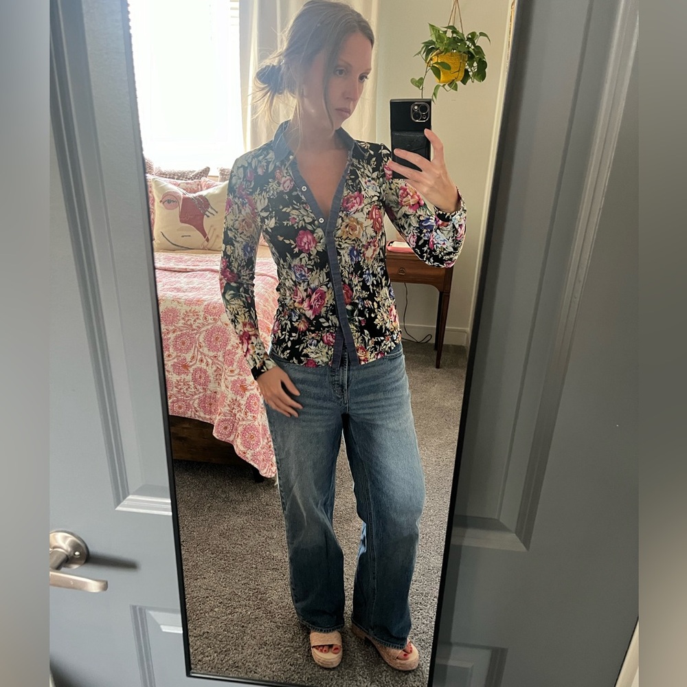 Vintage 90s top. Black floral stretch material. Fits like an Extra Small.